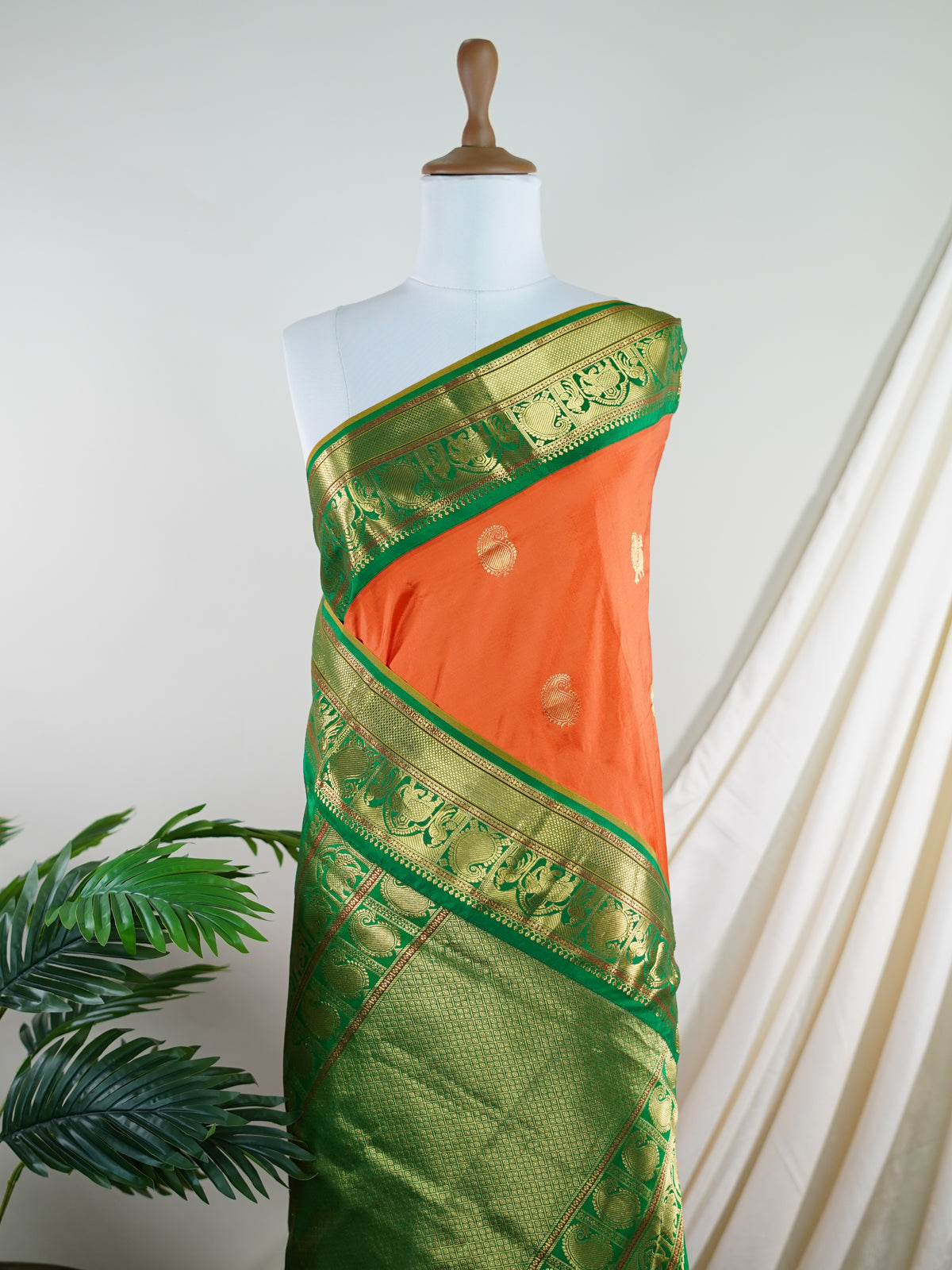 Narayanpet Orange 100% Pure Silk  - Manoranjitham Weaves - Handloom Store