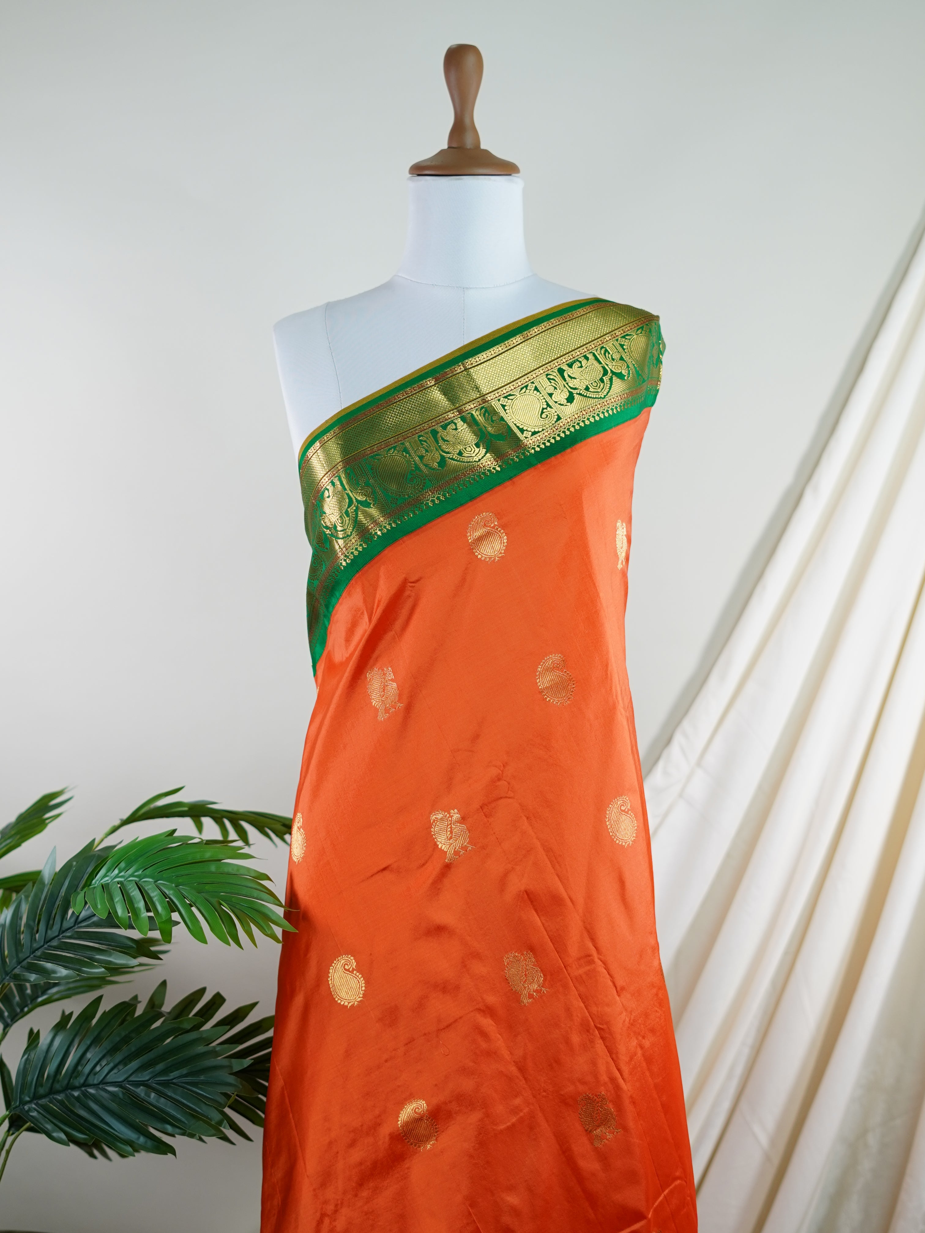 Narayanpet Orange 100% Pure Silk  - Manoranjitham Weaves - Handloom Store