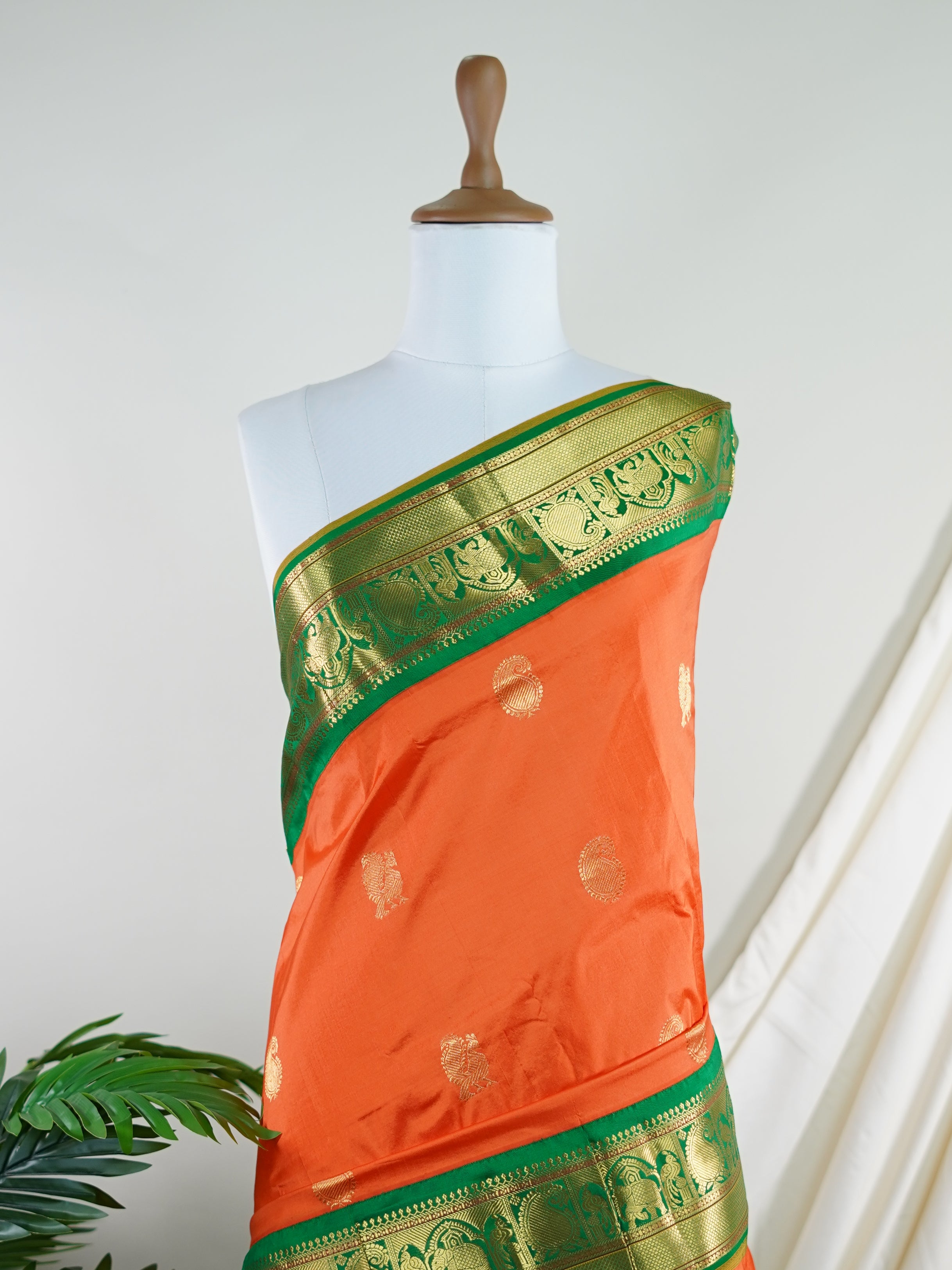 Narayanpet Orange 100% Pure Silk  - Manoranjitham Weaves - Handloom Store