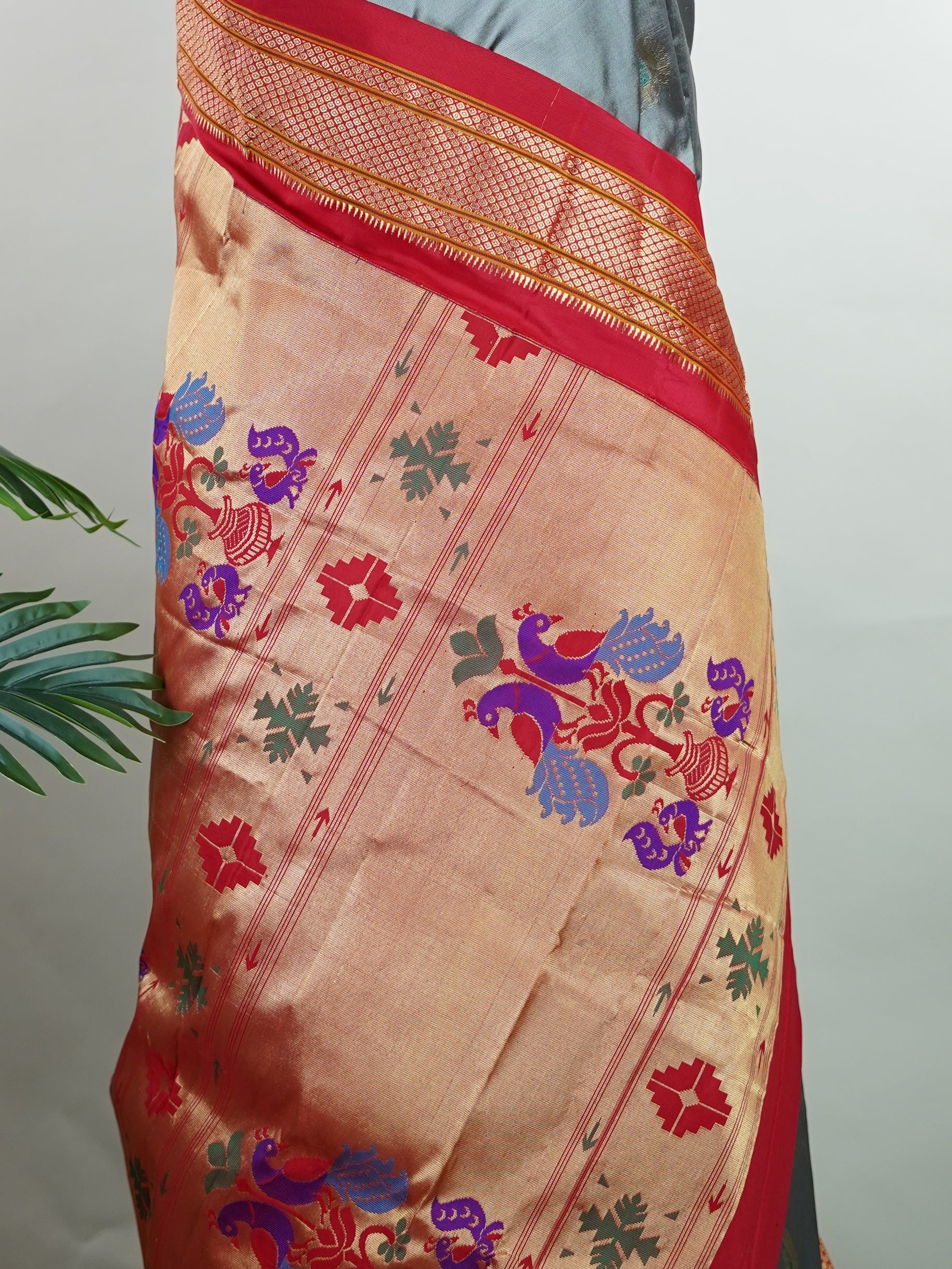 Narayanpet Narayanpet sarees feature elegant plain bodies adorned with delicate buttas, complemented by rich Paithani-style pallus.
These sarees beautifully combine simplicity and tradition, showcasing the perfect harmony of Narayanpet weaving and Paithani artistry. Tripura Bhairavi - Manoranjitham Weaves - Handloom Store