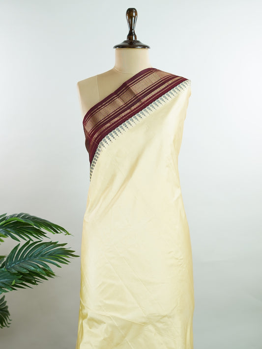 Narayanpet Narayanpet plain sarees are known for their elegant simplicity, featuring rich cotton or silk textures with contrasting borders.
They beautifully blend traditional craftsmanship with everyday comfort, making them perfect for both casual and festive wear. Shantirupa - Manoranjitham Weaves - Handloom Store