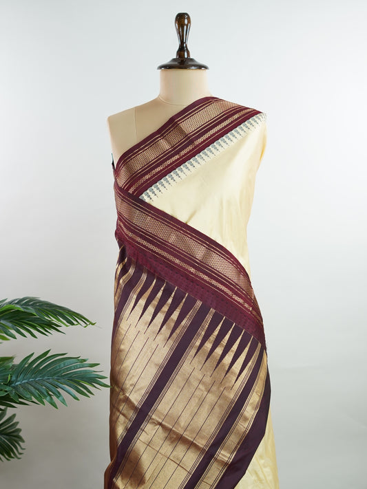 Narayanpet Narayanpet plain sarees are known for their elegant simplicity, featuring rich cotton or silk textures with contrasting borders.
They beautifully blend traditional craftsmanship with everyday comfort, making them perfect for both casual and festive wear. Shantirupa - Manoranjitham Weaves - Handloom Store