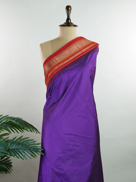 Narayanpet Narayanpet plain sarees are known for their elegant simplicity, featuring rich cotton or silk textures with contrasting borders.
They beautifully blend traditional craftsmanship with everyday comfort, making them perfect for both casual and festive wear. Karali - Manoranjitham Weaves - Handloom Store