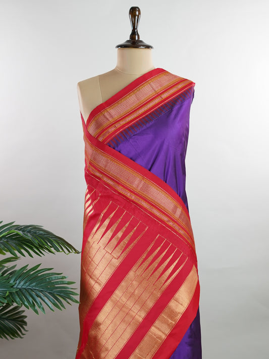 Narayanpet Narayanpet plain sarees are known for their elegant simplicity, featuring rich cotton or silk textures with contrasting borders.
They beautifully blend traditional craftsmanship with everyday comfort, making them perfect for both casual and festive wear. Karali - Manoranjitham Weaves - Handloom Store