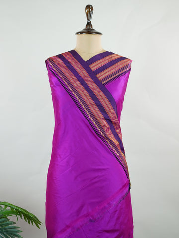 Narayanpet Narayanpet plain sarees are known for their elegant simplicity, featuring rich cotton or silk textures with contrasting borders.
They beautifully blend traditional craftsmanship with everyday comfort, making them perfect for both casual and festive wear. Mahika - Manoranjitham Weaves - Handloom Store