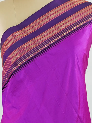 Narayanpet Narayanpet plain sarees are known for their elegant simplicity, featuring rich cotton or silk textures with contrasting borders.
They beautifully blend traditional craftsmanship with everyday comfort, making them perfect for both casual and festive wear. Mahika - Manoranjitham Weaves - Handloom Store