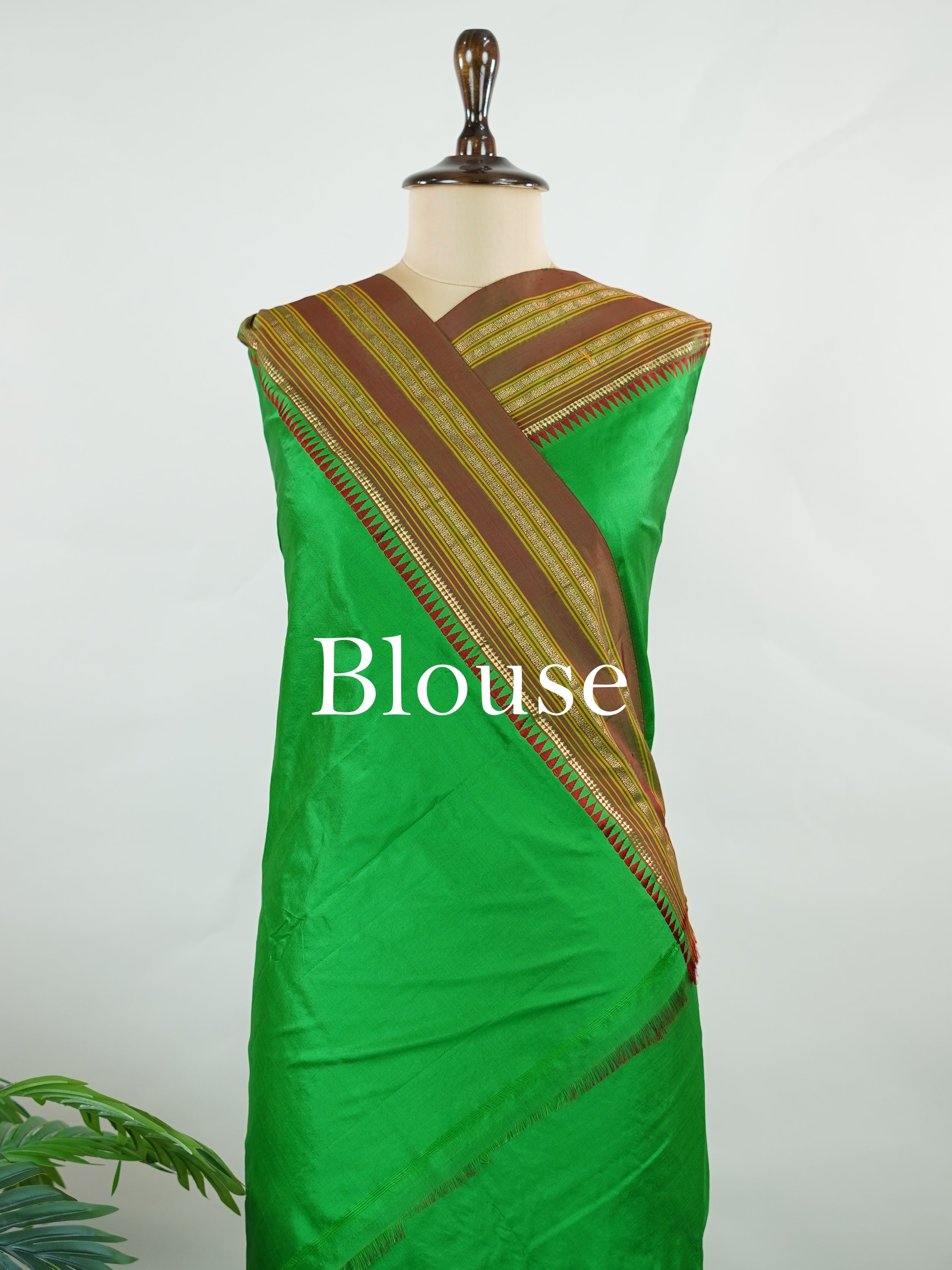 Narayanpet Narayanpet plain sarees are known for their elegant simplicity, featuring rich cotton or silk textures with contrasting borders.
They beautifully blend traditional craftsmanship with everyday comfort, making them perfect for both casual and festive wear. Pranitha - Manoranjitham Weaves - Handloom Store