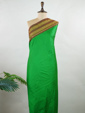 Narayanpet Narayanpet plain sarees are known for their elegant simplicity, featuring rich cotton or silk textures with contrasting borders.
They beautifully blend traditional craftsmanship with everyday comfort, making them perfect for both casual and festive wear. Pranitha - Manoranjitham Weaves - Handloom Store