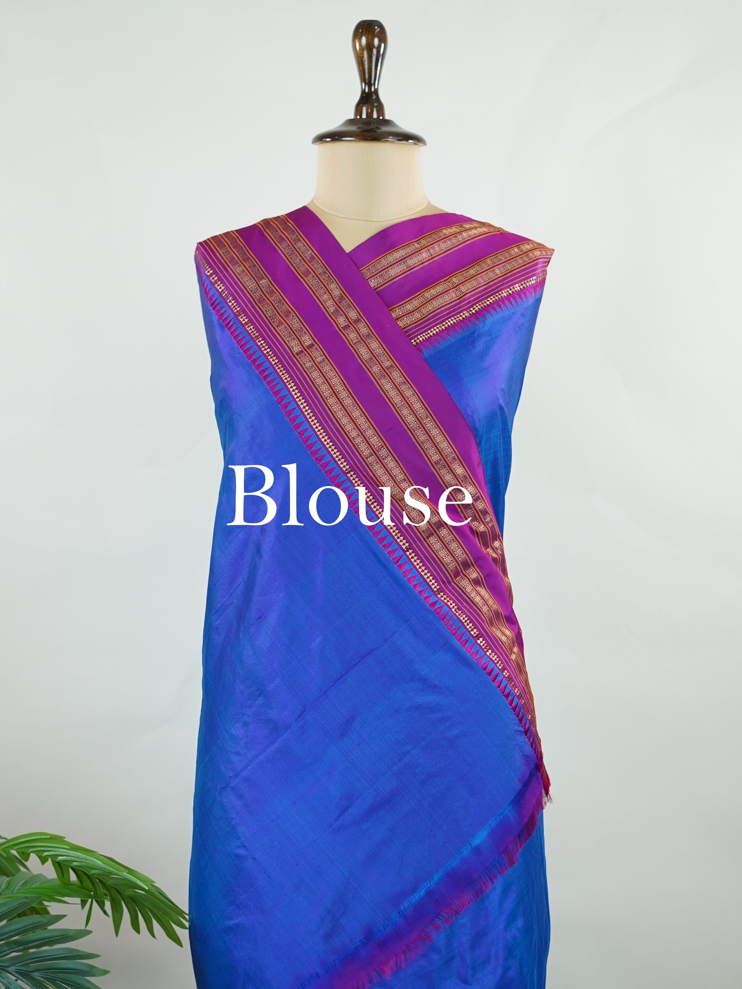 Narayanpet Narayanpet plain sarees are known for their elegant simplicity, featuring rich cotton or silk textures with contrasting borders.
They beautifully blend traditional craftsmanship with everyday comfort, making them perfect for both casual and festive wear. Parinitha - Manoranjitham Weaves - Handloom Store