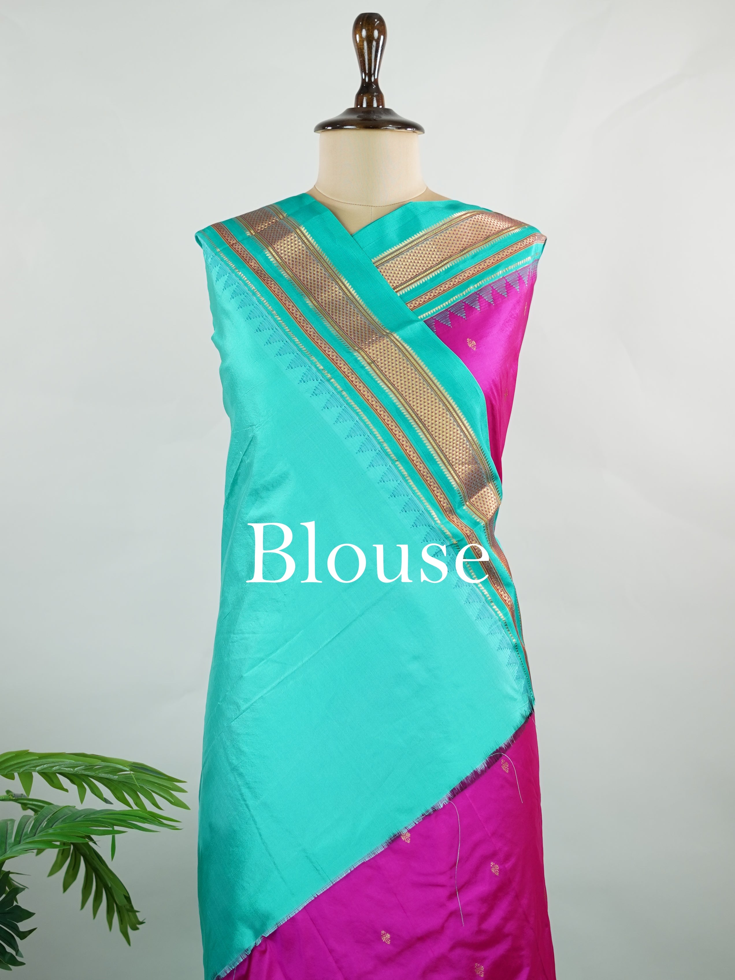 Narayanpet Narayanpet plain sarees are known for their elegant simplicity, featuring rich cotton or silk textures with contrasting borders.
They beautifully blend traditional craftsmanship with everyday comfort, making them perfect for both casual and festive wear. Anila - Manoranjitham Weaves - Handloom Store