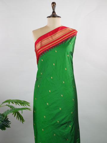Narayanpet Narayanpet plain sarees are known for their elegant simplicity, featuring rich cotton or silk textures with contrasting borders.
They beautifully blend traditional craftsmanship with everyday comfort, making them perfect for both casual and festive wear. Sampada - Manoranjitham Weaves - Handloom Store