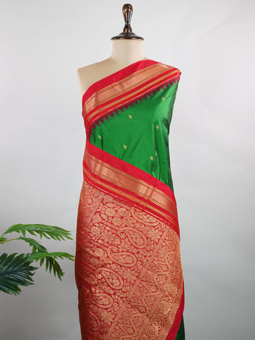 Narayanpet Narayanpet plain sarees are known for their elegant simplicity, featuring rich cotton or silk textures with contrasting borders.
They beautifully blend traditional craftsmanship with everyday comfort, making them perfect for both casual and festive wear. Sampada - Manoranjitham Weaves - Handloom Store