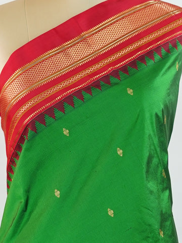 Narayanpet Narayanpet plain sarees are known for their elegant simplicity, featuring rich cotton or silk textures with contrasting borders.
They beautifully blend traditional craftsmanship with everyday comfort, making them perfect for both casual and festive wear. Rudrani - Manoranjitham Weaves - Handloom Store