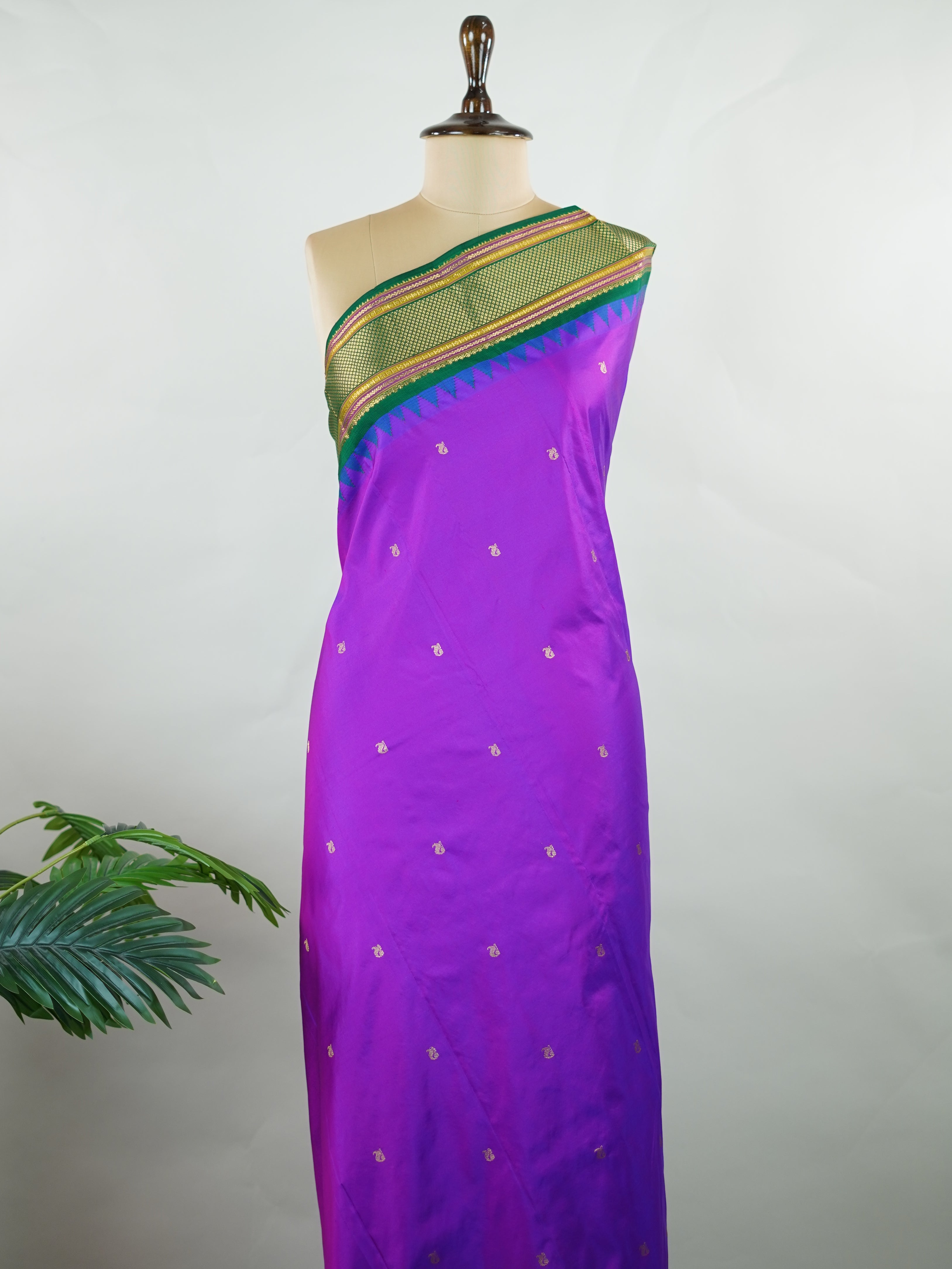 Narayanpet Narayanpet plain sarees are known for their elegant simplicity, featuring rich cotton or silk textures with contrasting borders.
They beautifully blend traditional craftsmanship with everyday comfort, making them perfect for both casual and festive wear. Eshira - Manoranjitham Weaves - Handloom Store