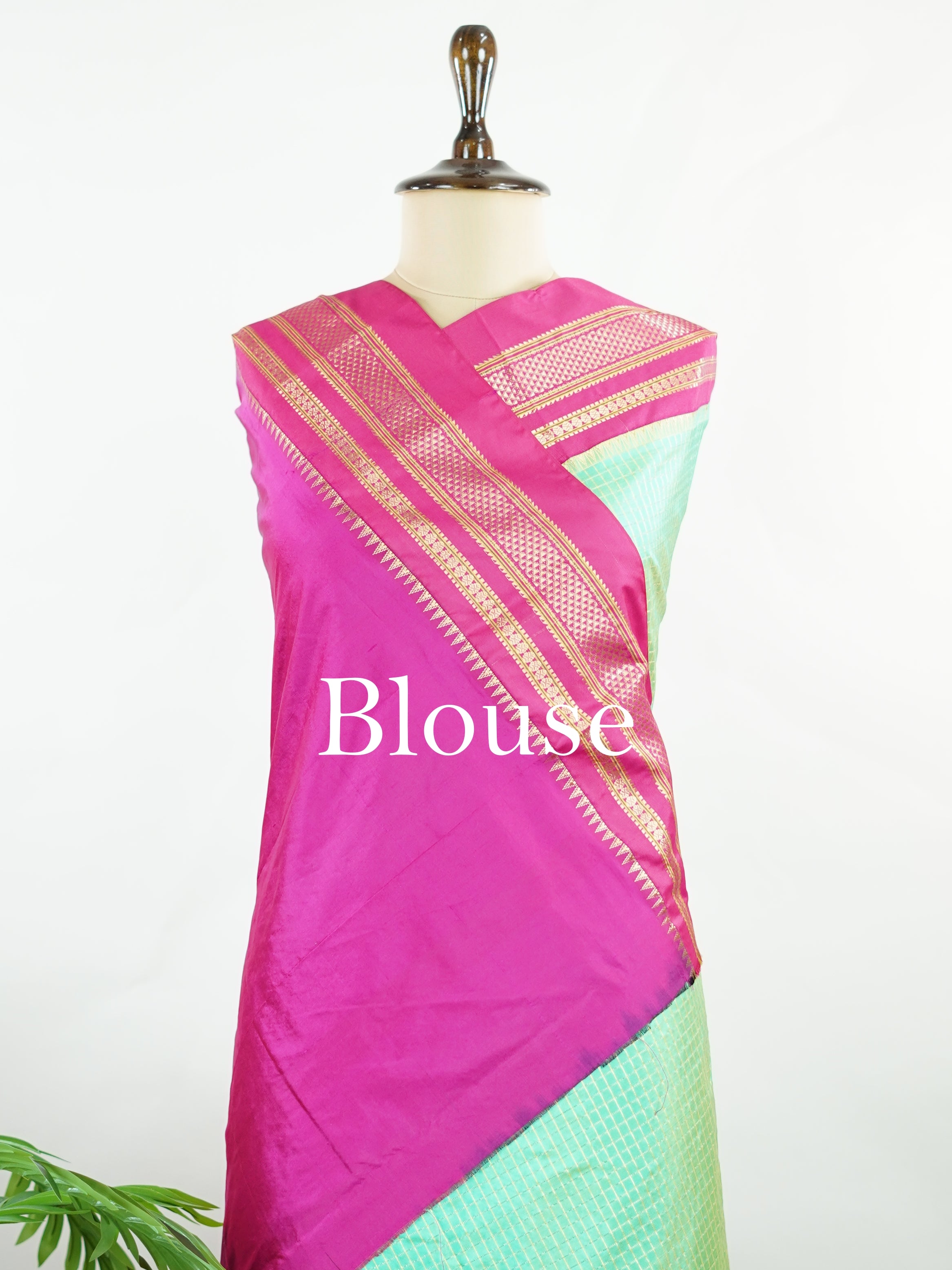 Narayanpet Narayanpet plain sarees are known for their elegant simplicity, featuring rich cotton or silk textures with contrasting borders.
They beautifully blend traditional craftsmanship with everyday comfort, making them perfect for both casual and festive wear. Shringara - Manoranjitham Weaves - Handloom Store