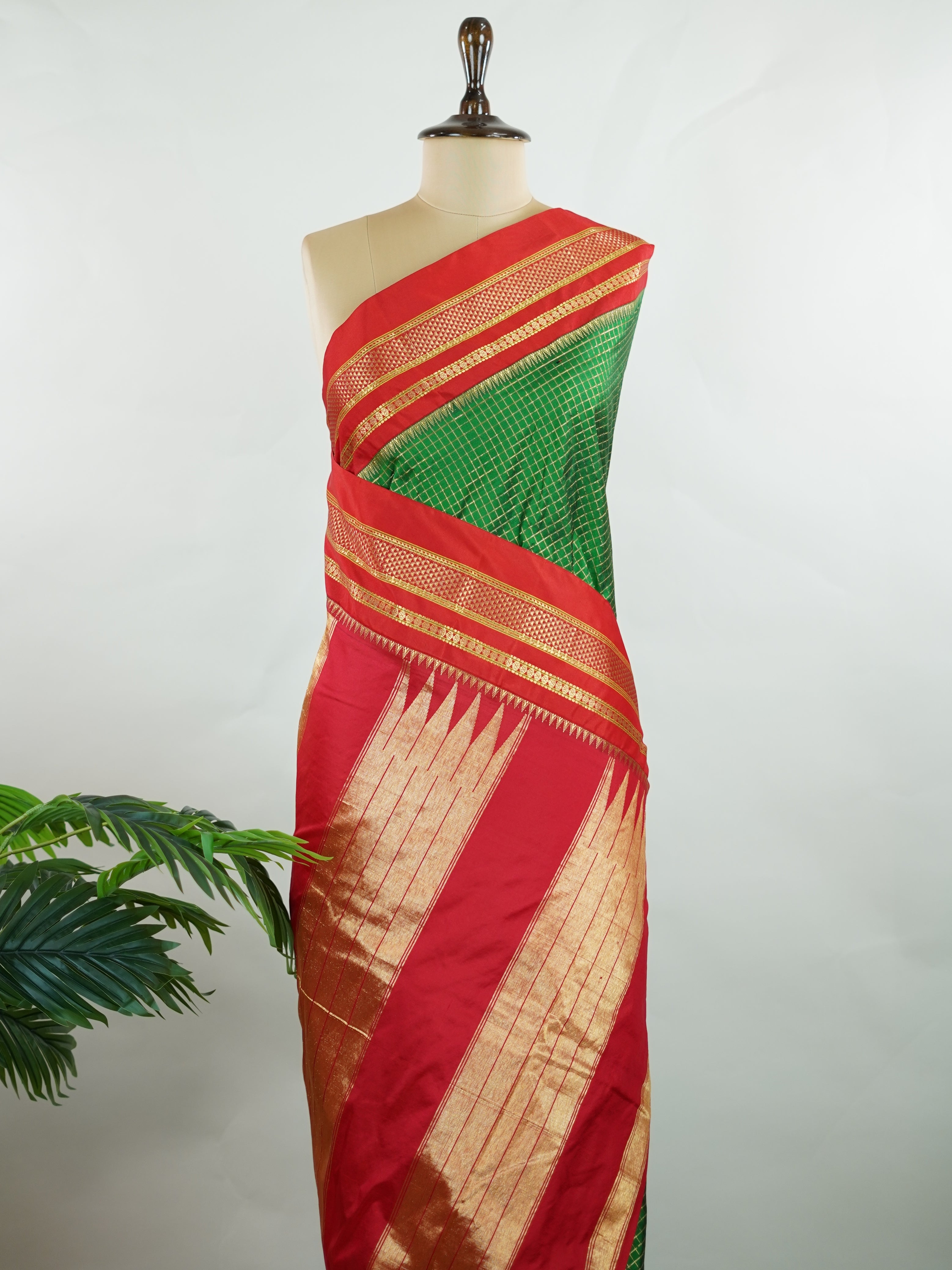Narayanpet Narayanpet plain sarees are known for their elegant simplicity, featuring rich cotton or silk textures with contrasting borders.
They beautifully blend traditional craftsmanship with everyday comfort, making them perfect for both casual and festive wear. Shivamayi - Manoranjitham Weaves - Handloom Store