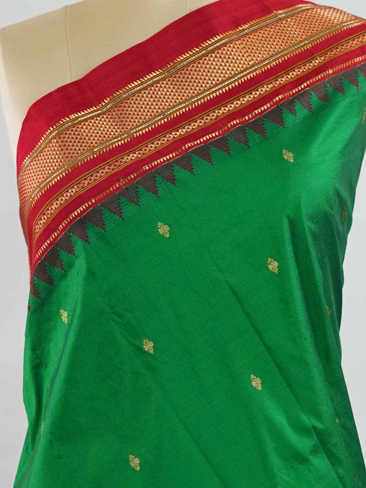 Narayanpet Narayanpet Pattu sarees are known for their lightweight texture and rich borders. Once woven for royalty, these vintage drapes are now making a graceful comeback. A timeless weave that blends tradition with everyday elegance. Subhaga - Narayanpet saree - Manoranjitham Weaves - Handloom Store