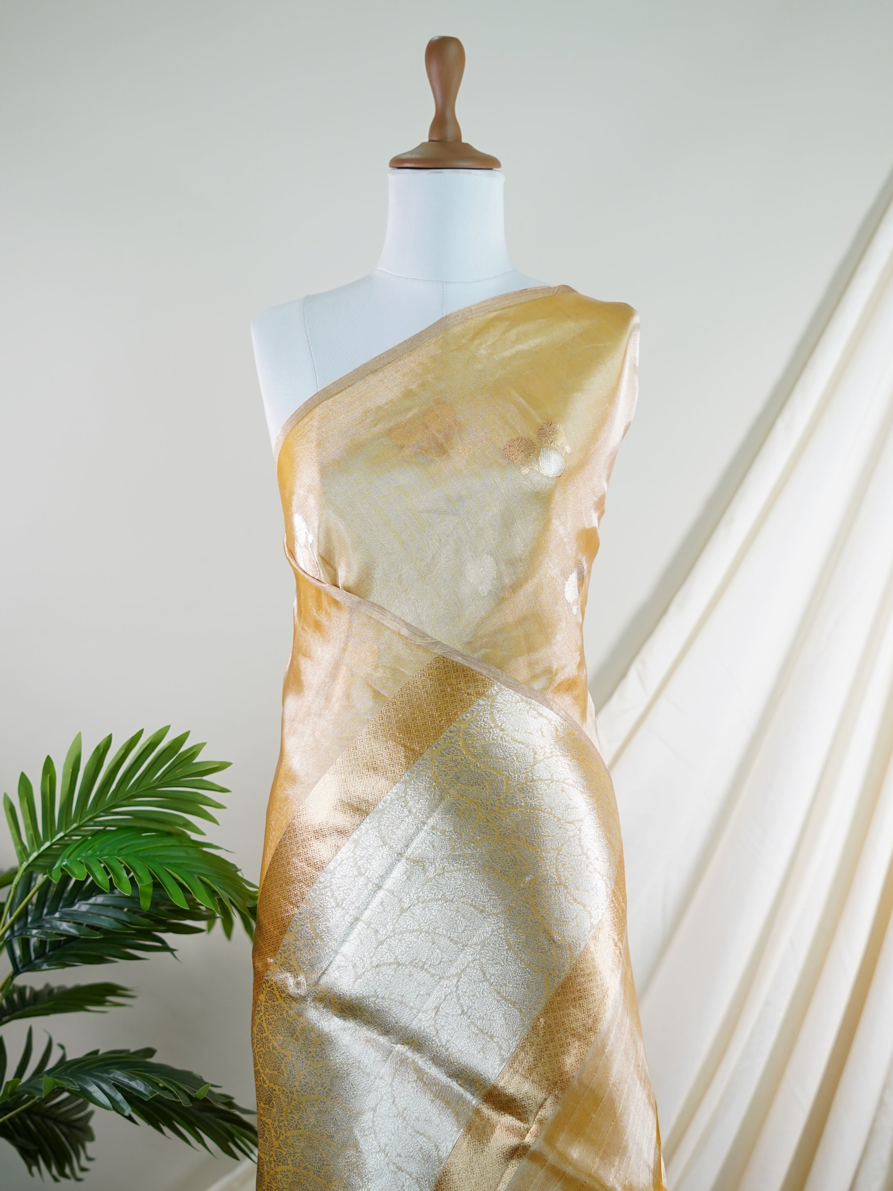 Katan Gold 100% Pure Tissue - Manoranjitham Weaves - Handloom Store