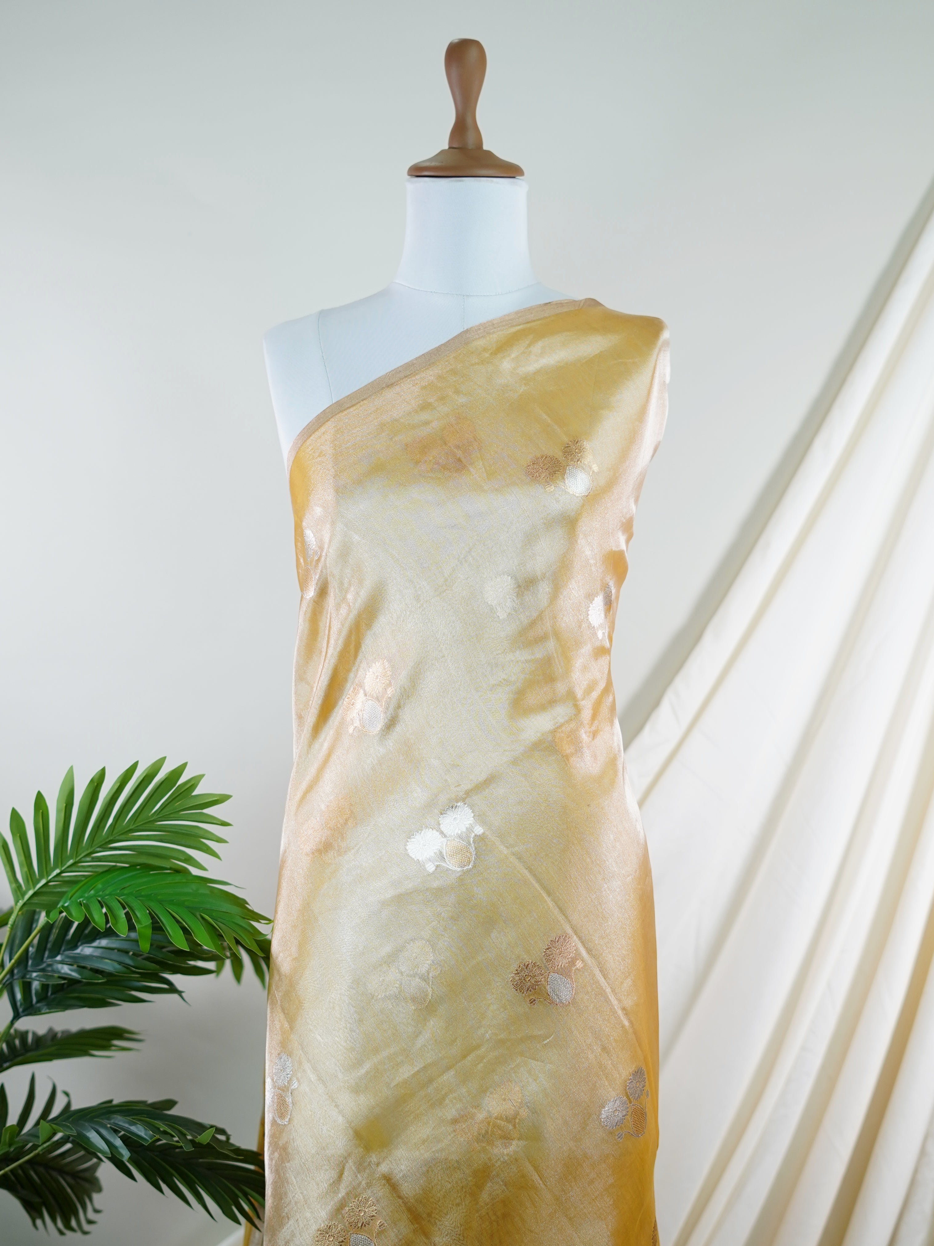 Katan Gold 100% Pure Tissue - Manoranjitham Weaves - Handloom Store