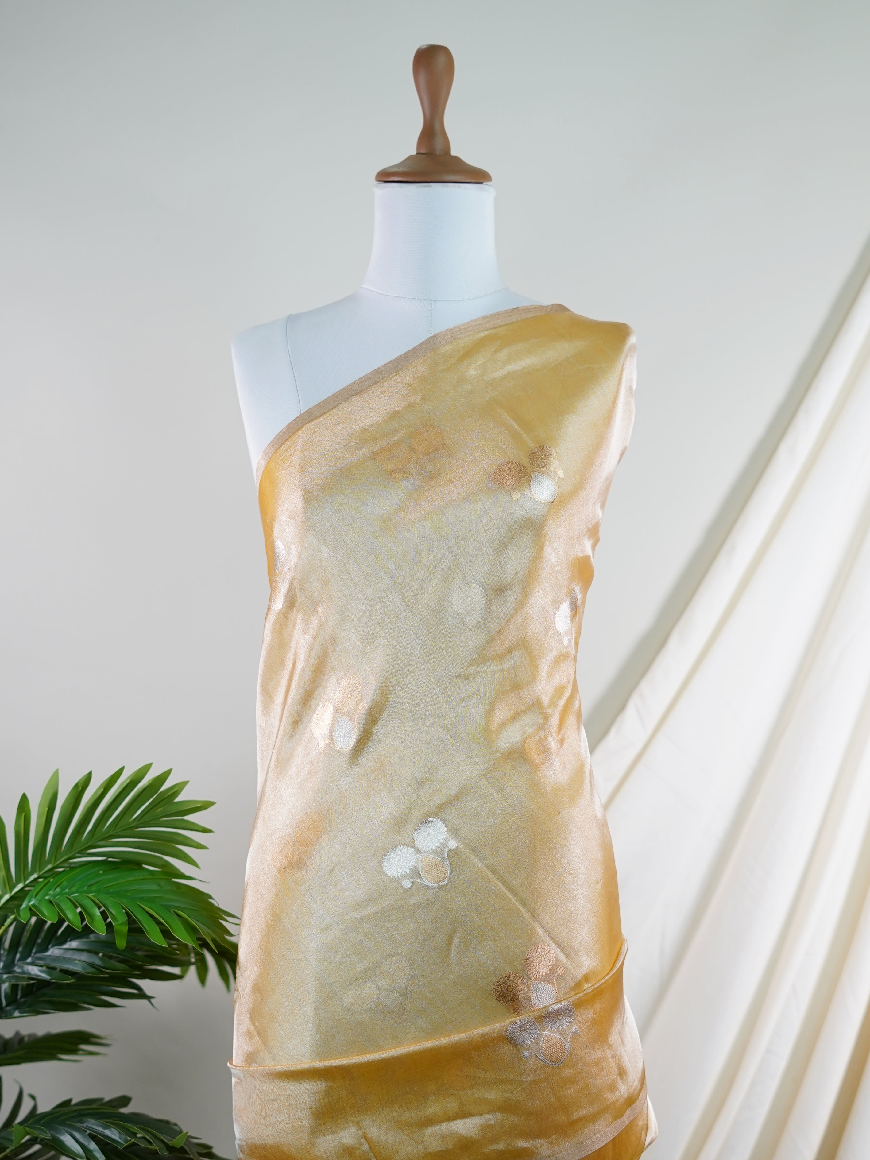 Katan Gold 100% Pure Tissue - Manoranjitham Weaves - Handloom Store