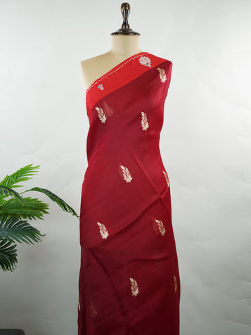 Organza Elegant red organza saree featuring exquisite embroidery for a stunning festive look.br data-start=85 data-end=88The sheer, lightweight fabric creates a graceful and flowy silhouette.br data-start=158 data-end=161Beautiful embroidered detailing adds richness and refined craftsmanship.br data-start=233 data-end=236Perfect for weddings, parties, and special occasions where you want to stand out. Tanirika - Organza Saree | Embroidered - Manoranjitham Weaves - Handloom Store
