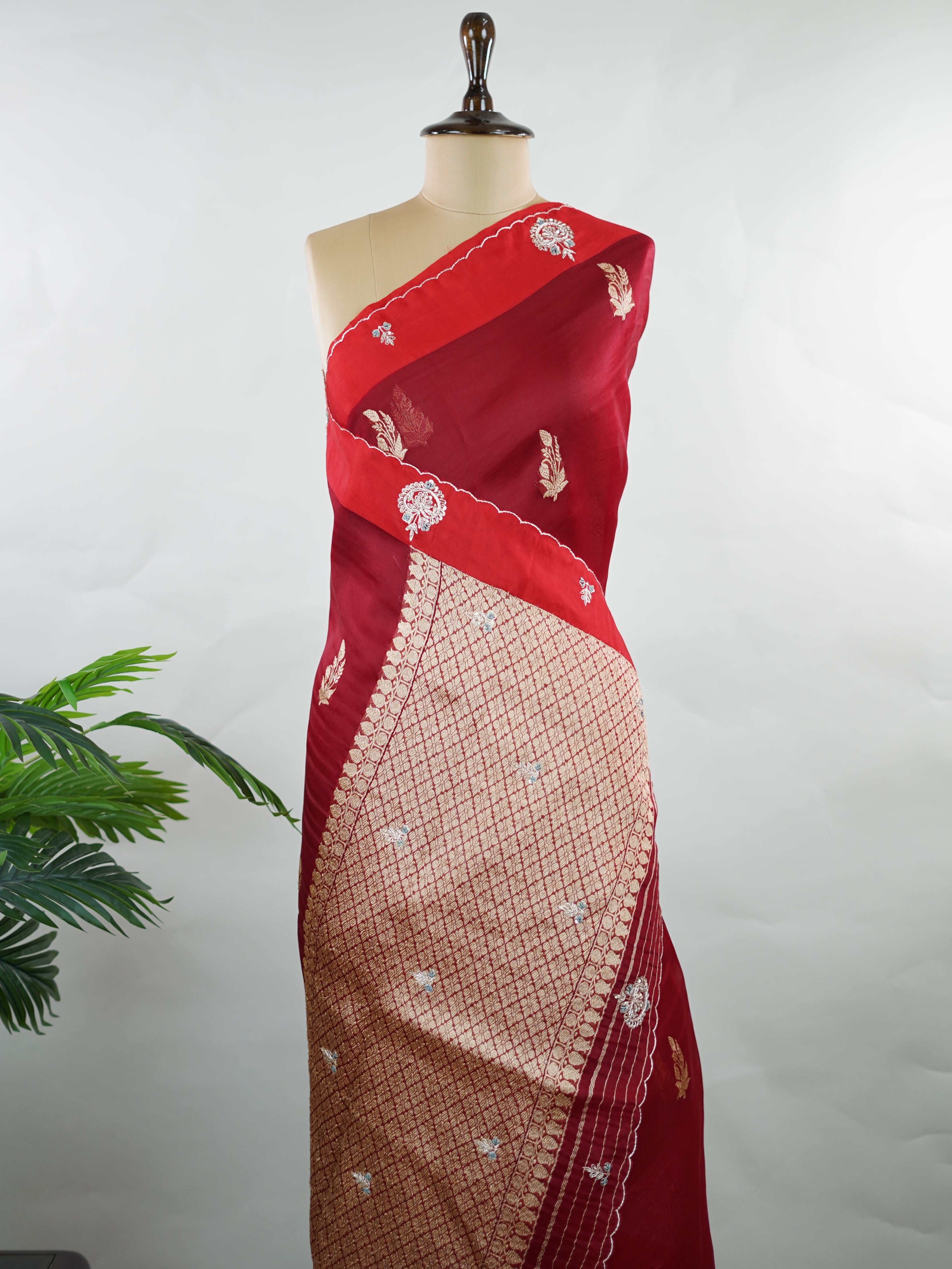 Organza Elegant red organza saree featuring exquisite embroidery for a stunning festive look.br data-start=85 data-end=88The sheer, lightweight fabric creates a graceful and flowy silhouette.br data-start=158 data-end=161Beautiful embroidered detailing adds richness and refined craftsmanship.br data-start=233 data-end=236Perfect for weddings, parties, and special occasions where you want to stand out. Tanirika - Organza Saree | Embroidered - Manoranjitham Weaves - Handloom Store
