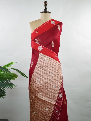 Organza Elegant red organza saree featuring exquisite embroidery for a stunning festive look.br data-start=85 data-end=88The sheer, lightweight fabric creates a graceful and flowy silhouette.br data-start=158 data-end=161Beautiful embroidered detailing adds richness and refined craftsmanship.br data-start=233 data-end=236Perfect for weddings, parties, and special occasions where you want to stand out. Tanirika - Organza Saree | Embroidered - Manoranjitham Weaves - Handloom Store