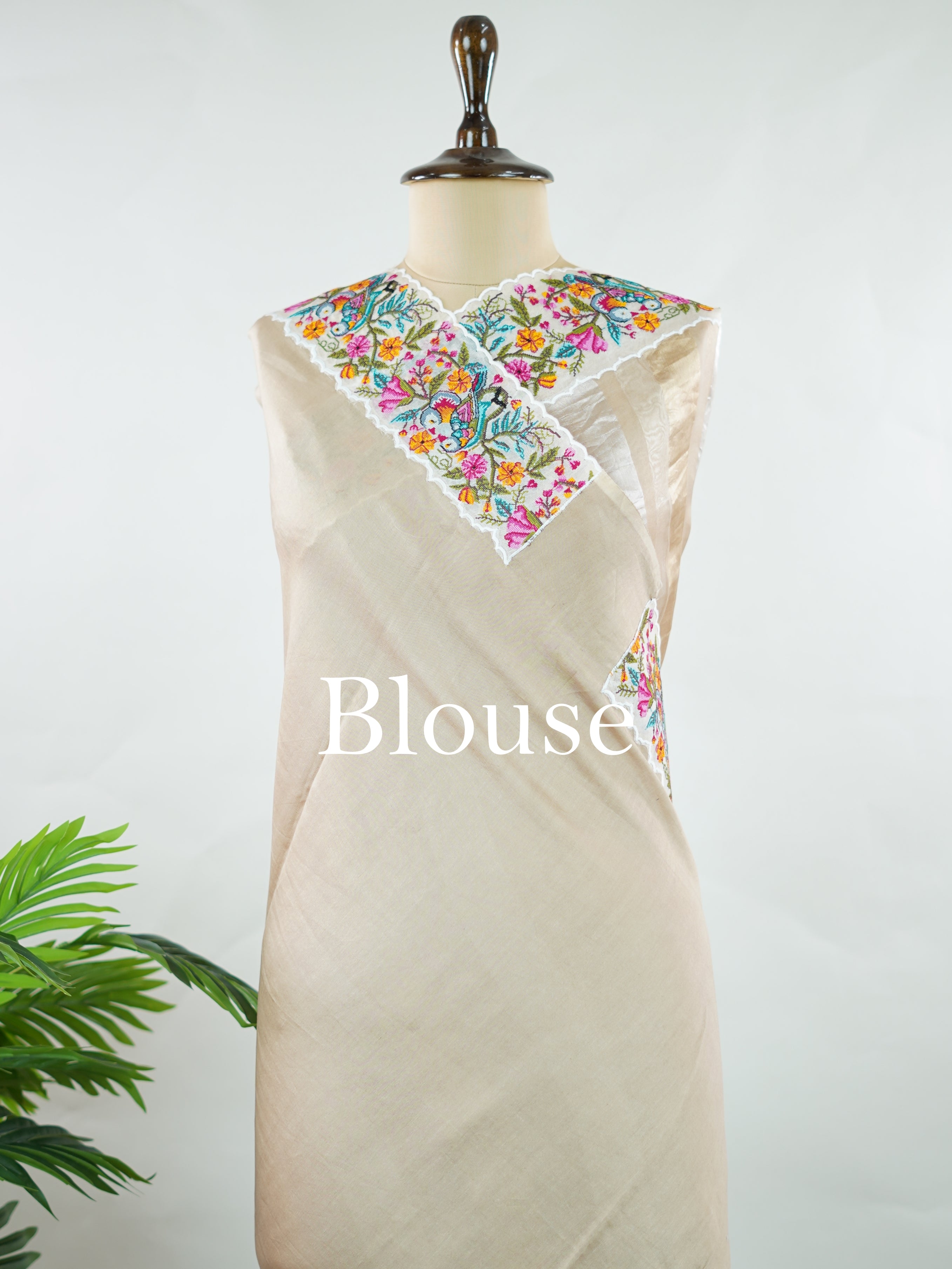 Organza Elegant organza saree in cream and white hues featuring exquisite pitted point work on the pallu. The sheer, lightweight fabric drapes gracefully, creating a soft and refined silhouette.br data-start=186 data-end=189Intricate handcrafted embroidery adds subtle richness, texture, and timeless charm.br data-start=272 data-end=275Perfect for weddings, festive occasions, and special celebrations with classic elegance. Shreenika - Organza Saree | Embroidered - Manoranjitham Weaves - Handloom Store