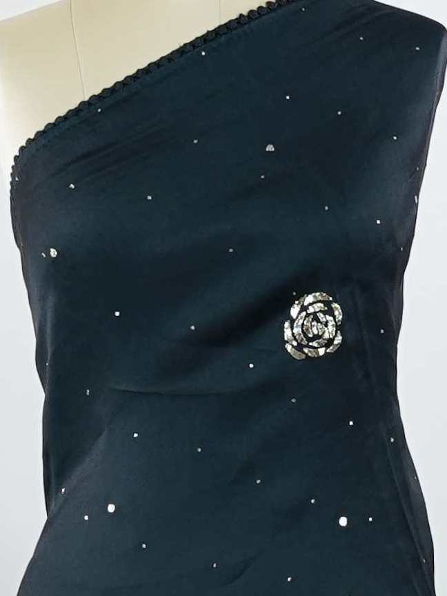 Organza Pure Organza saree in a rich Black hue, adorned with intricate Mukesh work and exquisite Badla detailing.br
A luminous blend of heritage craftsmanship and graceful elegance, perfect for festive and occasion wear. Ishanvi - Black Organza Saree | Mukesh Work - Manoranjitham Weaves - Handloom Store