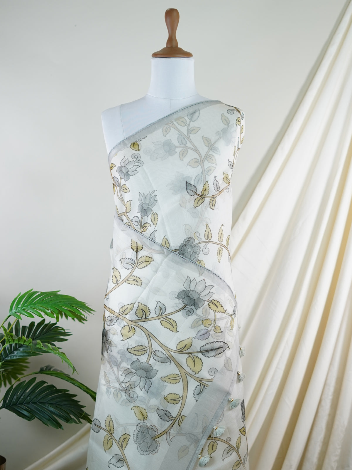 Tussar  Organza - Manoranjitham Weaves - Handloom Store