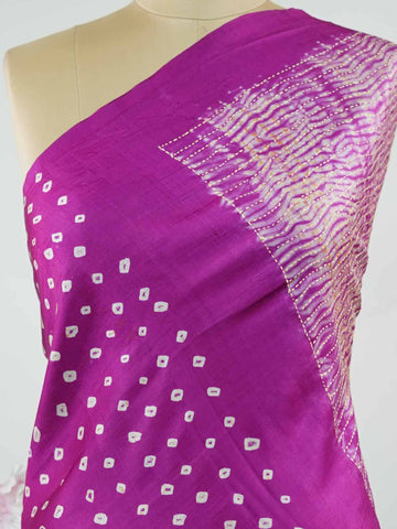 Tussar A vibrant pink soft silk saree accented with fresh green tones, blending tradition with a lively charm.br
Enhanced with delicate Kantha stitching and contemporary digital prints, it offers a unique fusion of craft and modern design. Nayana - Tussar Silk Saree | Kantha Embroidery - Manoranjitham Weaves - Handloom Store