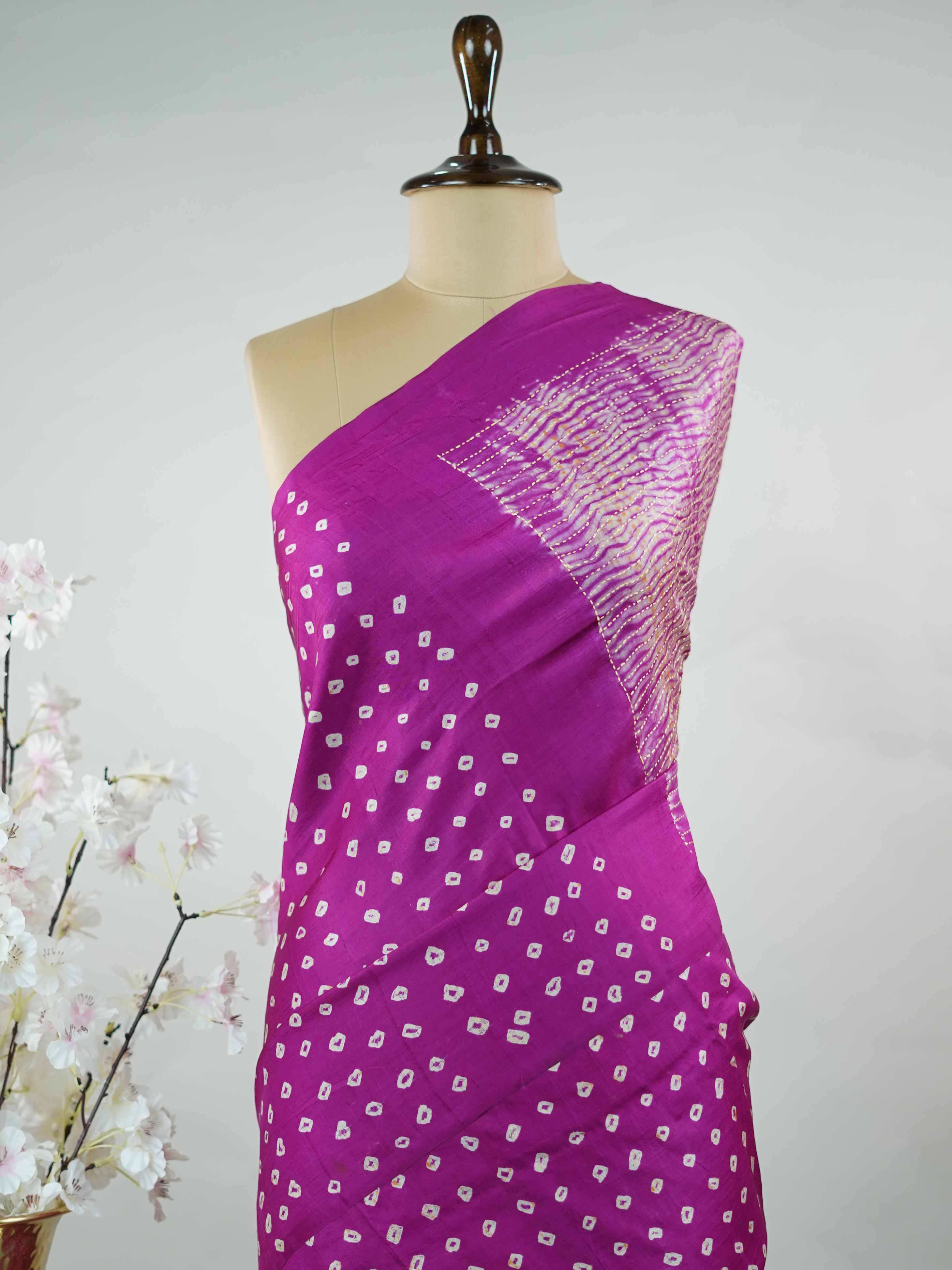 Tussar A vibrant pink soft silk saree accented with fresh green tones, blending tradition with a lively charm.br
Enhanced with delicate Kantha stitching and contemporary digital prints, it offers a unique fusion of craft and modern design. Nayana - Tussar Silk Saree | Kantha Embroidery - Manoranjitham Weaves - Handloom Store