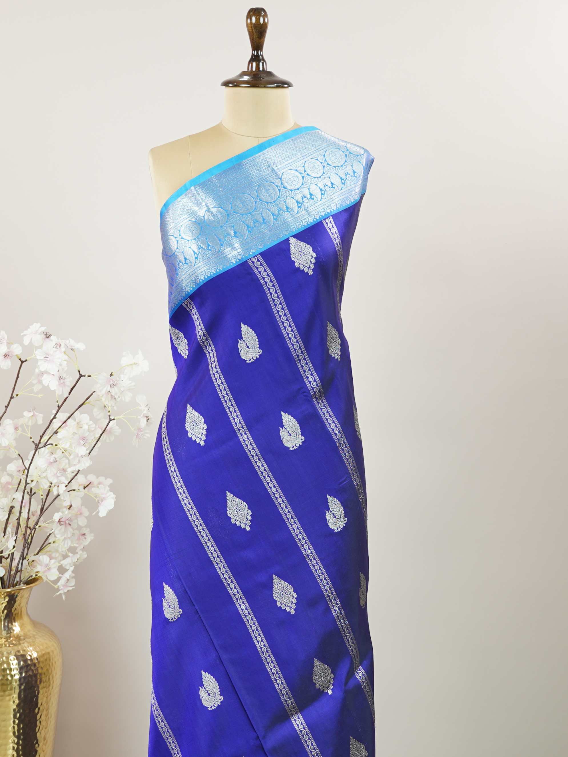 Venkatagiri Silk Woven in the heart of Andhra Pradesh, this Venkatagiri handloom saree is a symbol of regal elegance and heritage. Known for its soft texture and intricate craftsmanship, it drapes gracefully for weddings, pujas, and festive moments. Each thread carries tradition, making it a cherished piece of South Indian artistry. Lightweight yet luxurious — a true sree in every sense. Parinaya - Venkatagiri  saree - Manoranjitham Weaves - Handloom Store