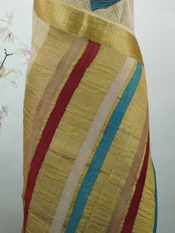 Mysore silk Pure Mysore silk saree featuring classic zari checks paired with intricate hand-drawn pen Kalamkari.br
A striking blend of structured elegance and storytelling artistry, where tradition meets timeless design. Nitye - Pure Mysore Silk Saree | Pen Kalamkari - Manoranjitham Weaves - Handloom Store