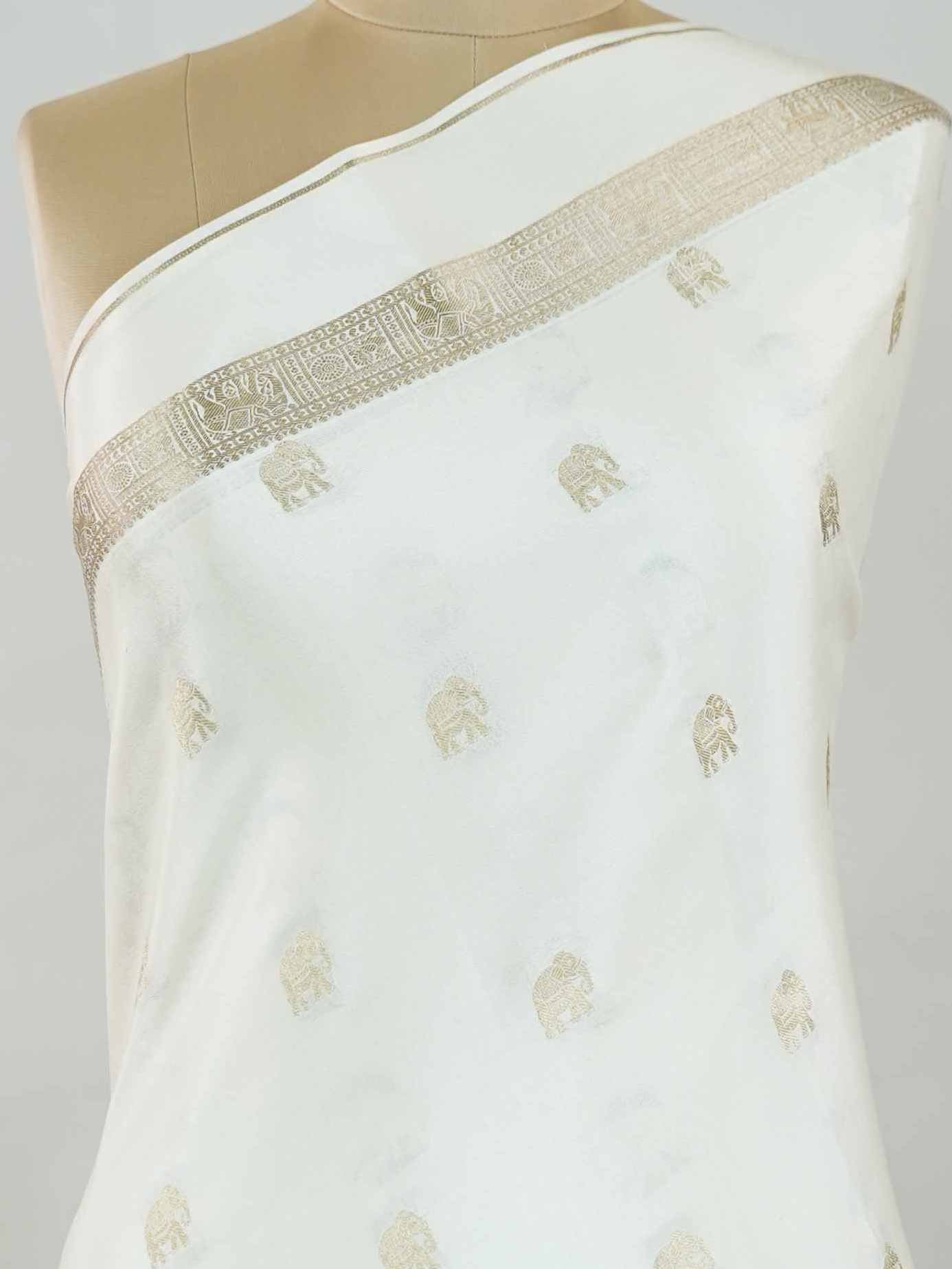 Mysore silk Pure Mysore silk saree woven with rich traditional elegance. The smooth silk texture gives it a graceful appeal. Handloom craftsmanship adds authenticity to every weave. Simple beauty paired with timeless sophistication. Perfect for festive and cultural gatherings. Parashakti - Pure Mysore Silk Saree - Manoranjitham Weaves - Handloom Store