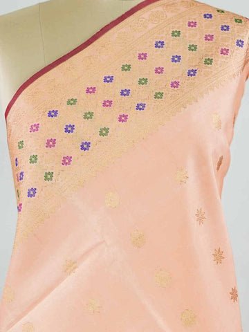 Gadwal Silk This Gadwal silk saree, adorned in Pink and detailed with Pure Zari weaving, reflects the grandeur of Gadwal. The timeless Checks motifs enhance its bridal charm. A perfect blend of luxury and tradition, it is designed for those who appreciate fine craftsmanship. Mohanama - Pink Handloom Gadwal Silk Saree - Manoranjitham Weaves - Handloom Store