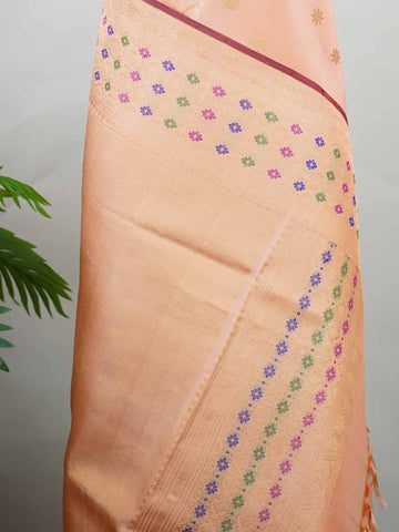 Gadwal Silk This Gadwal silk saree, adorned in Pink and detailed with Pure Zari weaving, reflects the grandeur of Gadwal. The timeless Checks motifs enhance its bridal charm. A perfect blend of luxury and tradition, it is designed for those who appreciate fine craftsmanship. Mohanama - Pink Handloom Gadwal Silk Saree - Manoranjitham Weaves - Handloom Store