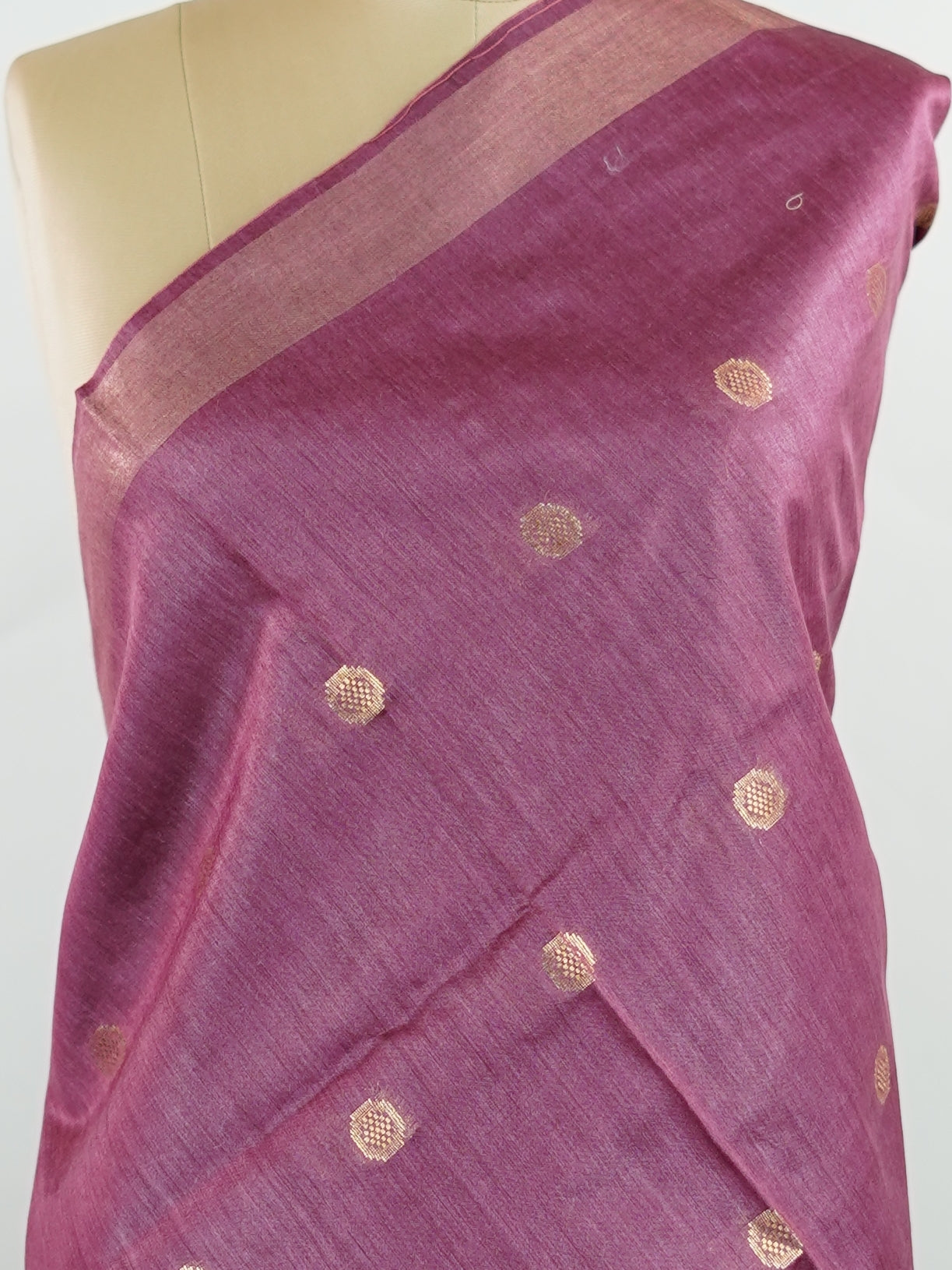 Tussars A masterpiece from Jharkhand, this Semi Silk saree in Wine is a tribute to India's rich handloom legacy. The nan weaving and Handwork motifs make it a perfect choice for brides and celebrations. Every thread speaks of elegance, tradition, and the skilled hands that bring this saree to life. Bhupalia - Manoranjitham Weaves - Handloom Store