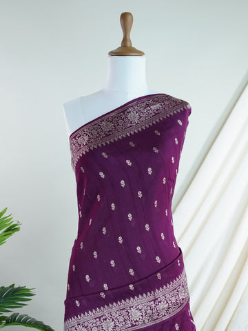 Georgette This Tussar Georgette saree from Varanasi brings together the textured richness of tussar silk with the fluid grace of georgette. Woven on a powerloom, it drapes light and airy, perfect for effortless elegance. Ideal for both day events and evening gatherings, it reflects quiet sophistication with a modern twist on tradition. Suhasini - Georgette Saree | Handwoven | Varanasi - Manoranjitham Weaves - Handloom Store