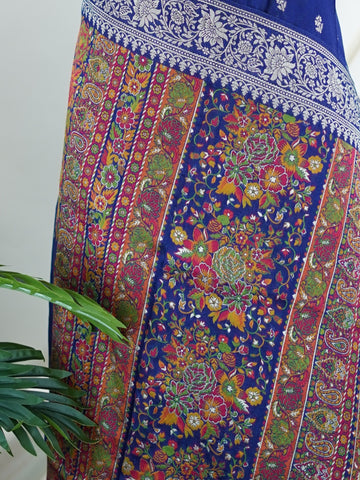 Georgette This Tussar Georgette saree from Varanasi brings together the textured richness of tussar silk with the fluid grace of georgette. Woven on a powerloom, it drapes light and airy, perfect for effortless elegance. Ideal for both day events and evening gatherings, it reflects quiet sophistication with a modern twist on tradition. Sathyavathi - Georgette Saree | Handwoven | Varanasi - Manoranjitham Weaves - Handloom Store