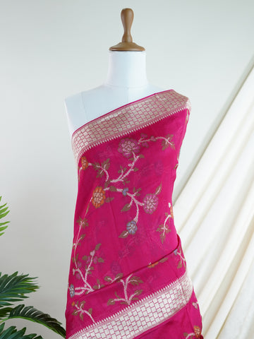Georgette This Tussar Georgette saree from Varanasi brings together the textured richness of tussar silk with the fluid grace of georgette. Woven on a powerloom, it drapes light and airy, perfect for effortless elegance. Ideal for both day events and evening gatherings, it reflects quiet sophistication with a modern twist on tradition. Yashodhara - Georgette Saree | Handwoven | Varanasi - Manoranjitham Weaves - Handloom Store
