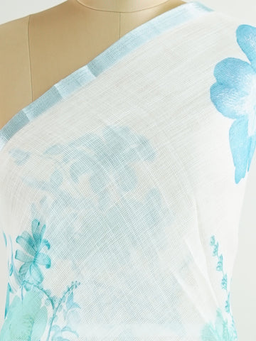 Linen A pristine white base adorned with multicolour floral motifs makes this Silk Kota saree a picture of elegance.
Fine zari threads glint softly through the weave, adding a touch of celebration.
Light as air and beautifully translucent, it’s ideal for summer occasions.
A delicate dance of tradition and colour from Varanasi.
#SilkKota #FloralElegance #WhiteSareeCharm #FineZariWeave #ManoranjithamSarees







 Avantika - Manoranjitham Weaves - Handloom Store