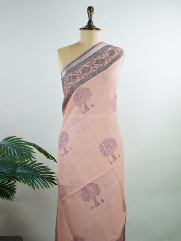 Kota A breezy Cotton Kota Doria saree adorned with delicate handblock prints and glistening mirror work—light as air, rich in tradition.br
Its translucent texture and airy drape make it perfect for summer gatherings and everyday grace.br
Every motif is stamped by hand, reflecting the charm of slow craft and timeless elegance.br
#HandloomCotton #KotaDoria #BlockPrintSaree #MirrorWork #Manoranjitham Chalanata - Handloom Pure Silk Saree | Handwoven | Buttas - Manoranjitham Weaves - Handloom Store