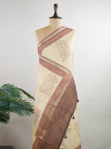 Kota A masterpiece inA breezy Cotton Kota Doria saree adorned with delicate handblock prints and glistening mirror work—light as air, rich in tradition.br
Its translucent texture and airy drape make it perfect for summer gatherings and everyday grace.br
Every motif is stamped by hand, reflecting the charm of slow craft and timeless elegance.br
#HandloomCotton #KotaDoria #BlockPrintSaree #MirrorWork #Manoranjitham Chandrakauns - Handloom Pure Silk Saree | Handwoven | Buttas - Manoranjitham Weaves - Handloom 