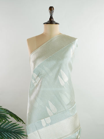 tissue Drenched in gold, this Semi Tissue saree shimmers with floral weave detailing and fine zari. Its lightweight texture and luminous finish make it a festive favourite. Crafted in Varanasi, it carries elegance in every thread. Ideal for weddings, receptions, and moments that deserve radiance. #SemiTissue #GoldenGlow #FloralWeave #FineZari #ManoranjithamSarees Sankara - Semi Silk Saree - Manoranjitham Weaves - Handloom Store