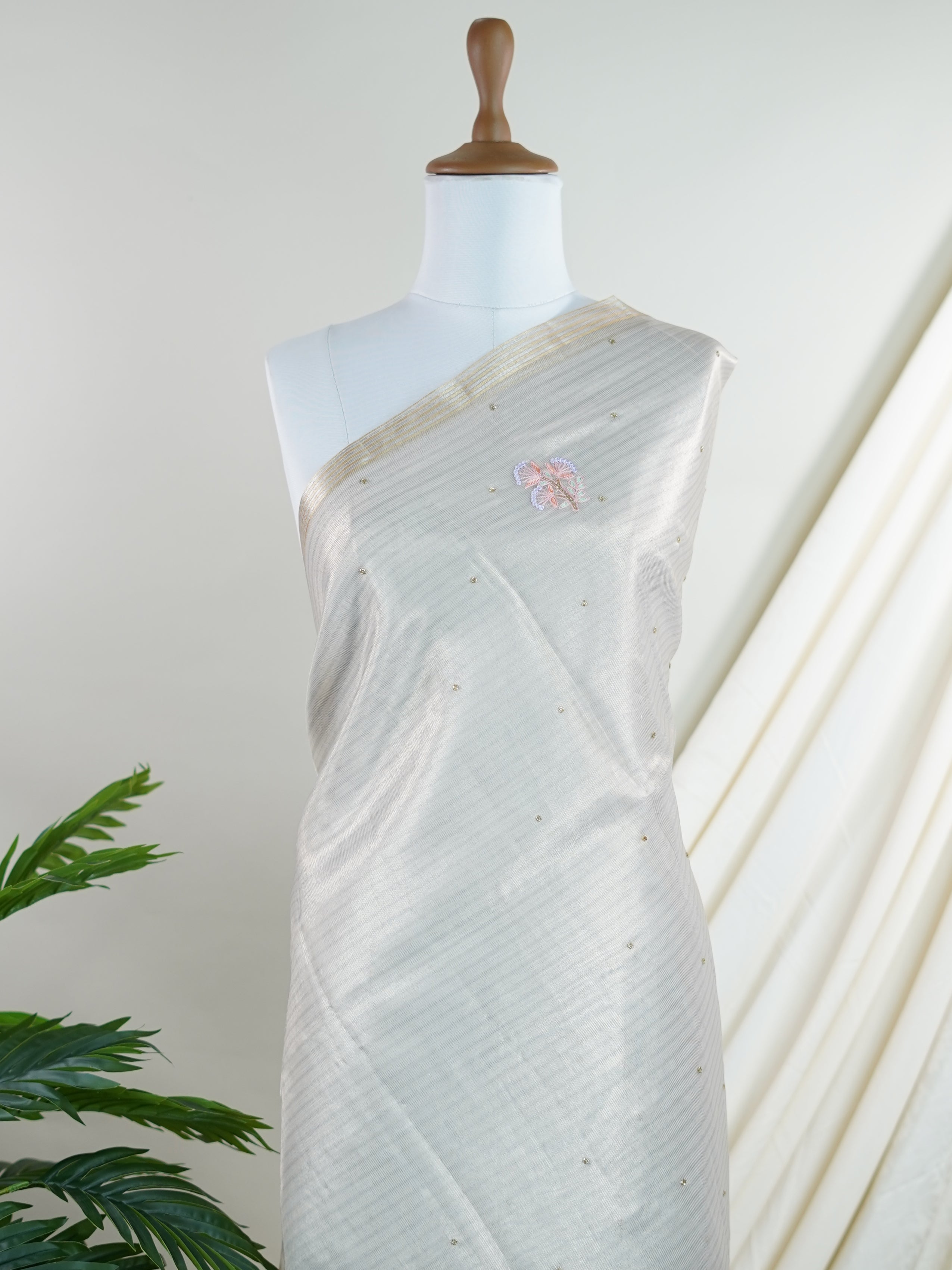 tissue Silver 100% Pure Tissue - Manoranjitham Weaves - Handloom Store