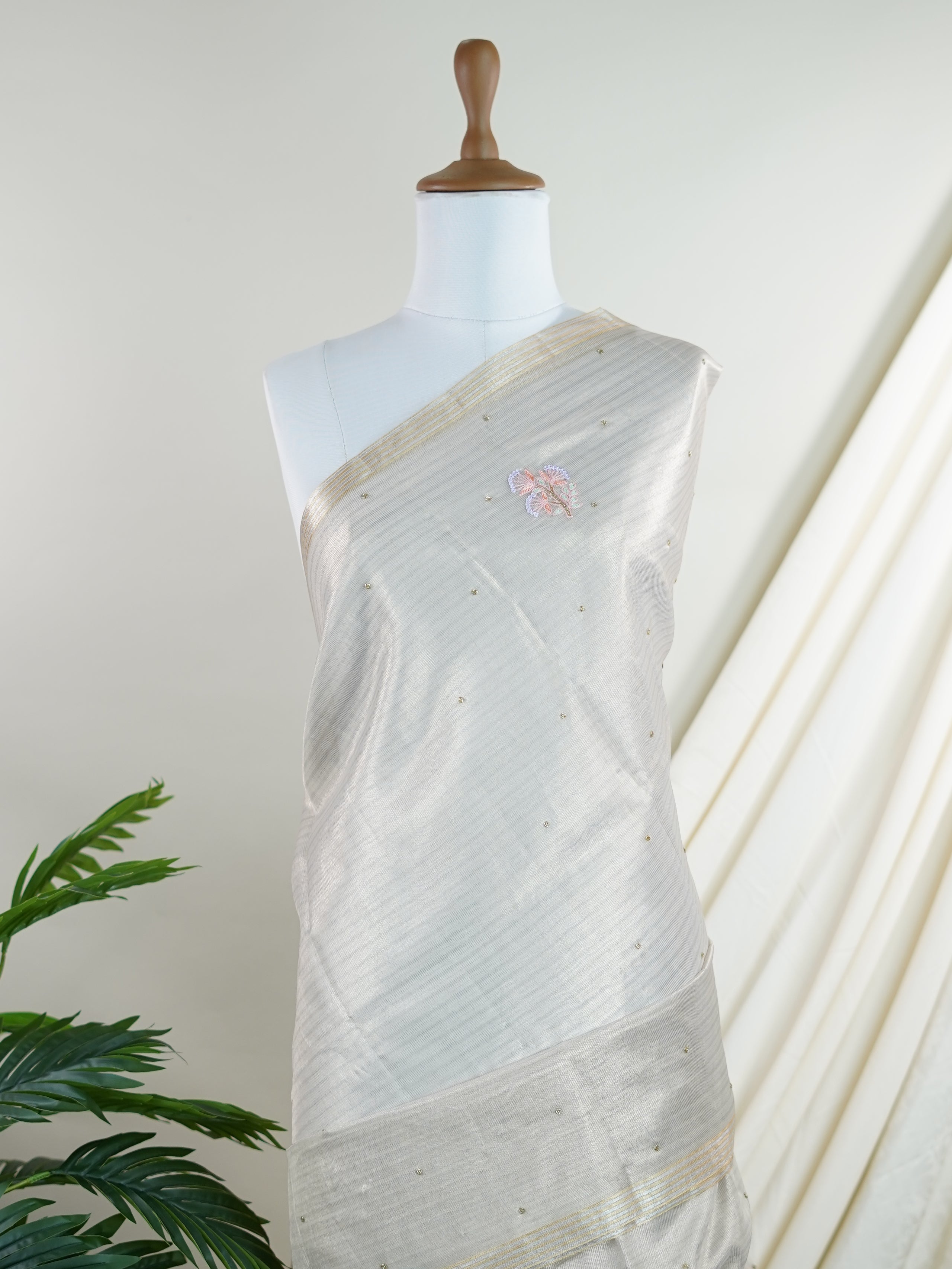 tissue Silver 100% Pure Tissue - Manoranjitham Weaves - Handloom Store