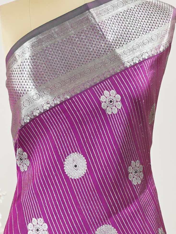 Venkatagiri Silk Woven in the heart of Andhra Pradesh, this Venkatagiri handloom saree is a symbol of regal elegance and heritage. Known for its soft texture and intricate craftsmanship, it drapes gracefully for weddings, pujas, and festive moments. Each thread carries tradition, making it a cherished piece of South Indian artistry. Lightweight yet luxurious — a true sree in every sense. Dharmavati - Venkatagiri Pure Silk Saree - Manoranjitham Weaves - Handloom Store
