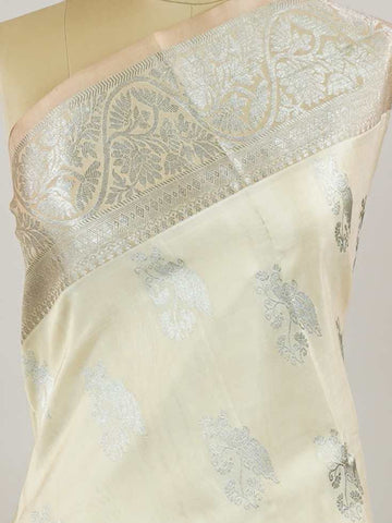 Venkatagiri Silk Woven in the heart of Andhra Pradesh, this Venkatagiri handloom saree is a symbol of regal elegance and heritage. Known for its soft texture and intricate craftsmanship, it drapes gracefully for weddings, pujas, and festive moments. Each thread carries tradition, making it a cherished piece of South Indian artistry. Lightweight yet luxurious — a true sree in every sense. Brindavanasaranga - Venkatagiri Pure Silk Saree - Manoranjitham Weaves - Handloom Store