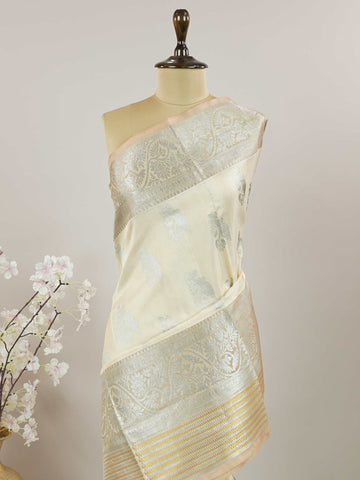 Venkatagiri Silk Woven in the heart of Andhra Pradesh, this Venkatagiri handloom saree is a symbol of regal elegance and heritage. Known for its soft texture and intricate craftsmanship, it drapes gracefully for weddings, pujas, and festive moments. Each thread carries tradition, making it a cherished piece of South Indian artistry. Lightweight yet luxurious — a true sree in every sense. Brindavanasaranga - Venkatagiri Pure Silk Saree - Manoranjitham Weaves - Handloom Store